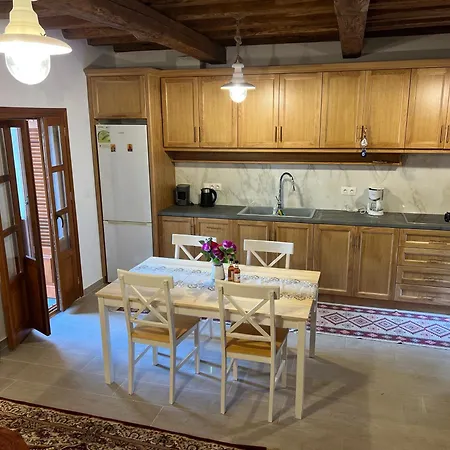 Twin Vista Getaway Apartment *